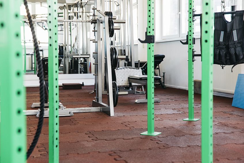 На базе гаража в Дедовской спортшколе создадут тренажёрный зал