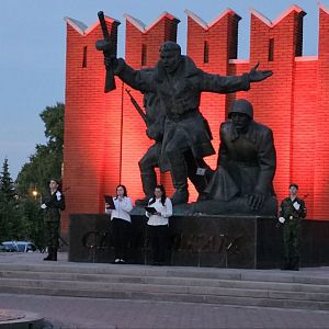 Памяти павших будьте достойны!