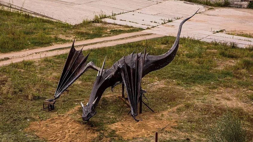 В Снегирях поселился гигантский дракон (ВИДЕО)
