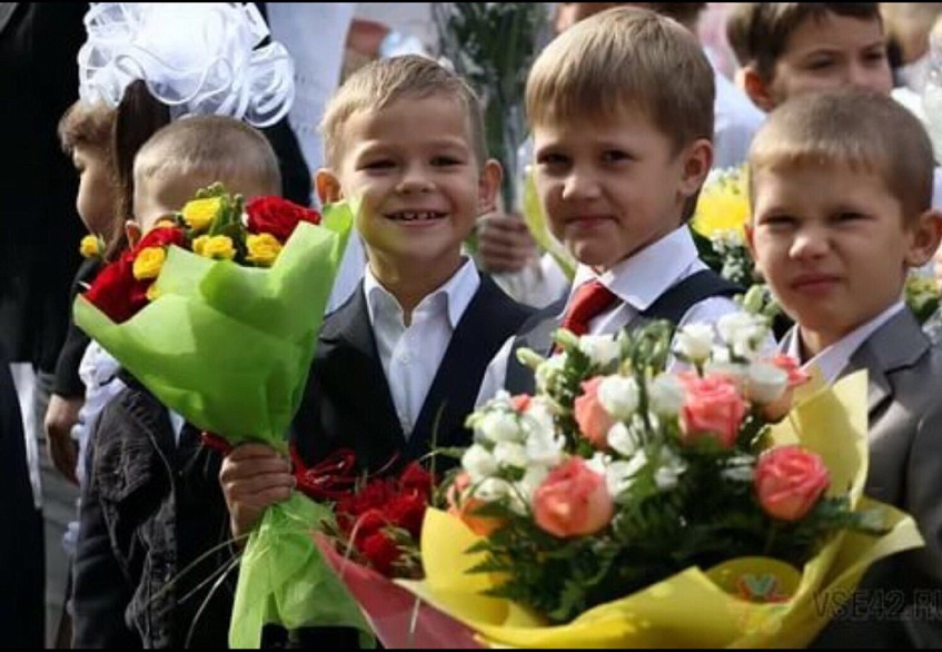 Самый ходовой школьный букет — почти за полторы тысячи рублей
