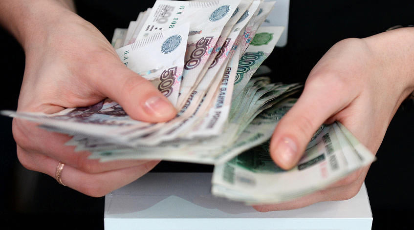 Среднемесячная зарплата бюджетника составила 43 440 рублей