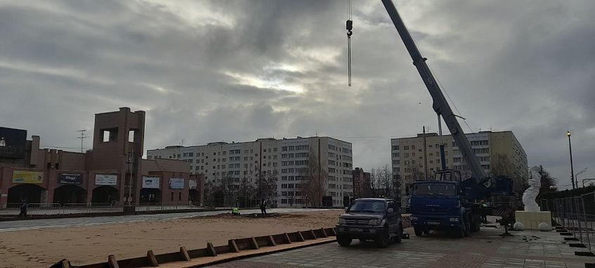 Новый год на носу: в Истре ставят первую ёлку