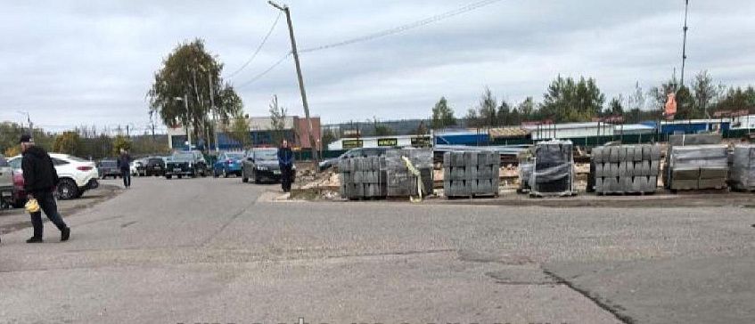 Стройка в Новопетровском мешает пешеходам 