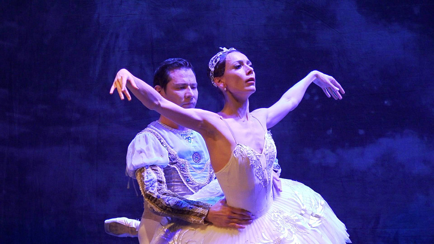 «Имперский Русский балет» показал «Лебединое озеро» в Кострове 