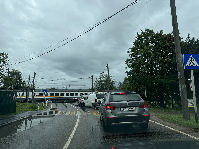  Переезд в Снегирях обещают избавить от ям к началу учебного года