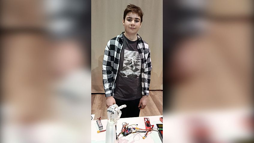 Инновации в бионике: школьник из Истры разработал протез