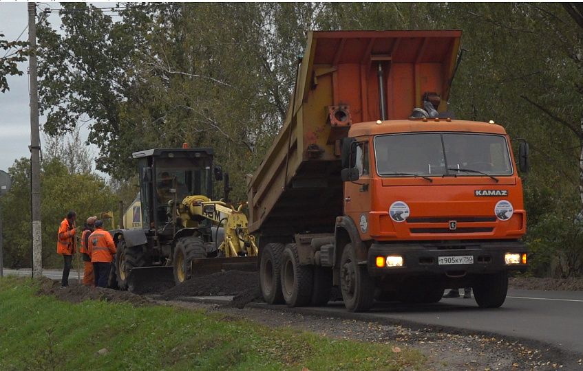 В Вельяминово подсыпают обочину