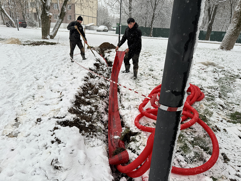 В Дедовске закапывают в снег 30 миллионов