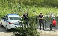 В Покровском у магазина из машины похитили деньги и имущество