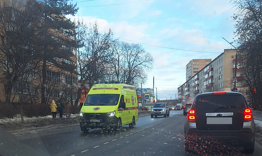 На пешеходном переходе в Истре сбили женщину