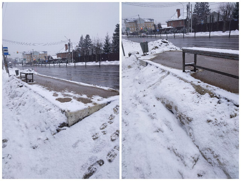 Попасть на автобусную остановку в Полево могут только физически подготовленные пассажиры