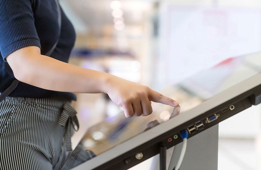 Университет развития образования передаст в школы Истры интерактивные панели