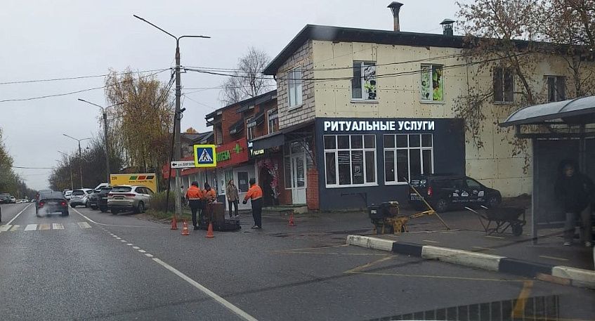 Дорожные работы в Истре: латание ям после жалоб водителей «скорой»