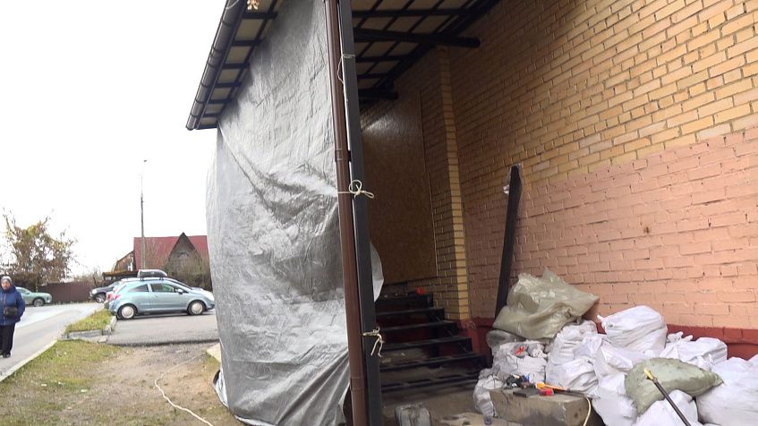 «Крыльцо раздора». Почему жители дома на Рабочей улице выступают против нового крыльца