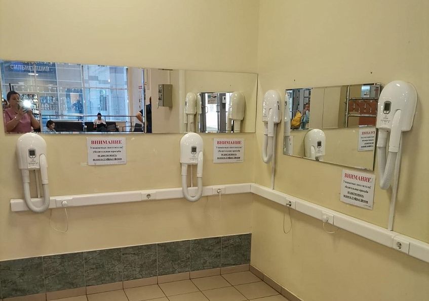 Посетители басейна пожаловались на нехватку фенов в «Арена-Истра»