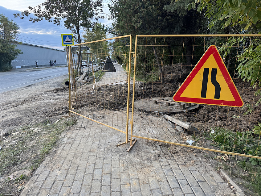 Коммунальщики закупают тротуарную плитку