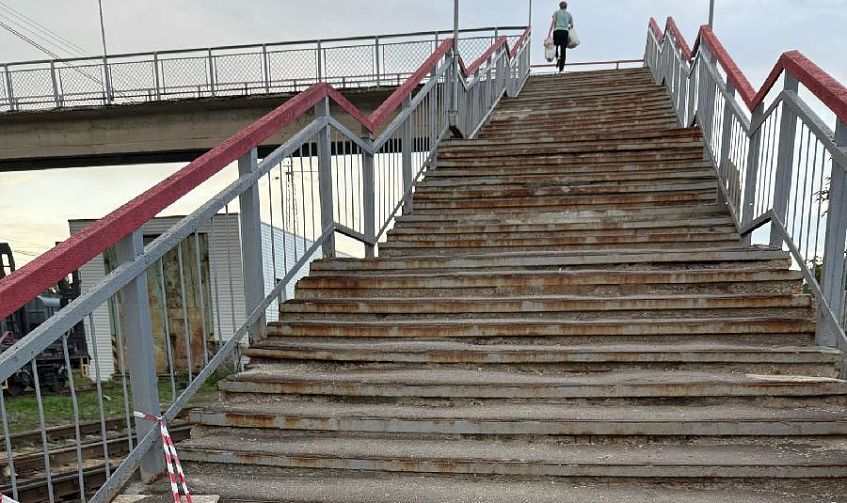 Лестница на станции Манихино: пандуса не будет