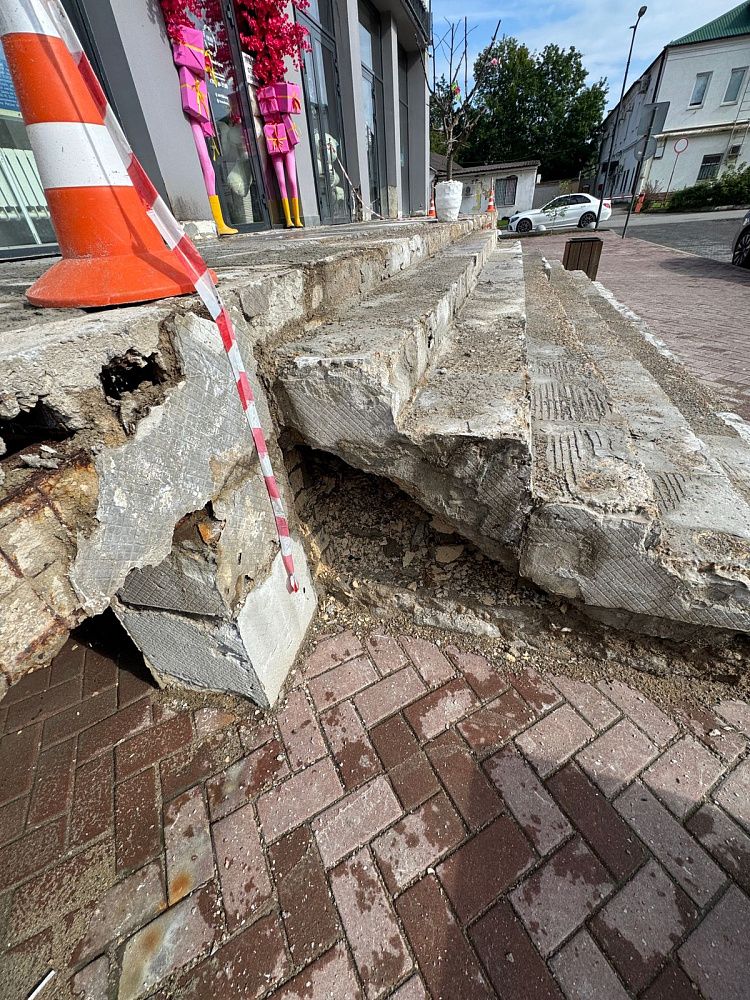 Лестница после косметического требует основательного ремонта