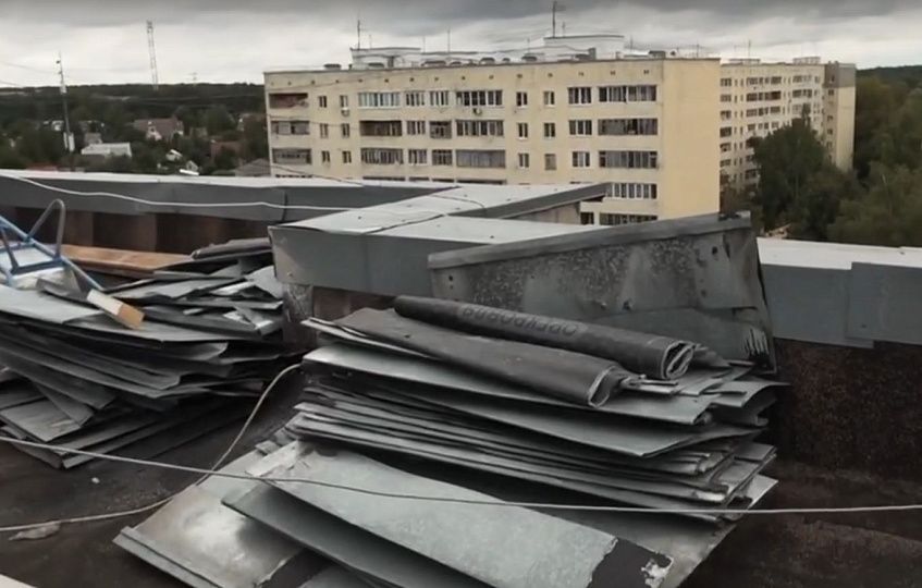 В Новопетровском в ходе капремонта жители остались с холодными стенами и дырявой крышей