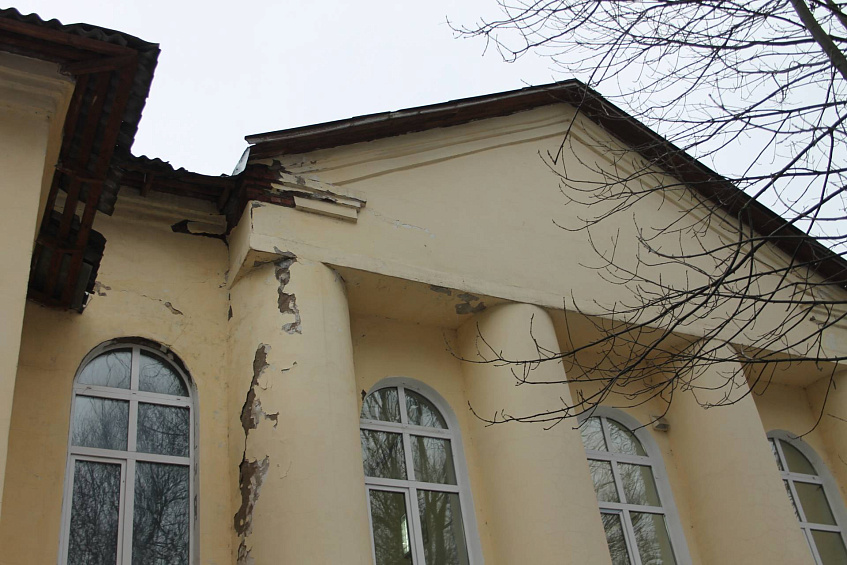 Здание Новопетровской поликлиники могут признать аварийным