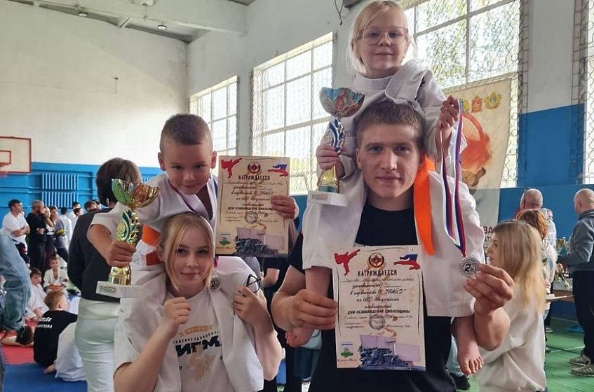 Пять наград взяли юные истринские каратисты на Смоленщине