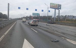 Сотрудники полиции разбираются в обстоятельствах ДТП на Новорижском шоссе