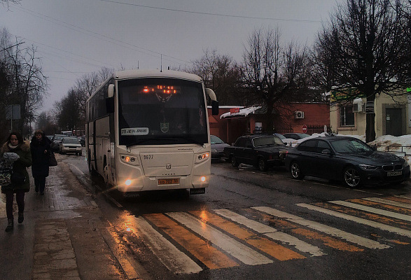 Автобус истра крючково. Автобус 580 Истра. 580 Маршрут Истра. Истринский автобус. Автобусный парк обновят в Истре.