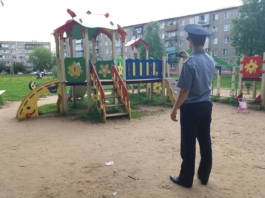Баженов: По предписаниям Госадмтехнадзора за неделю в 14-ти муниципалитетах Подмосковья отремонтировано 45 детских площадок