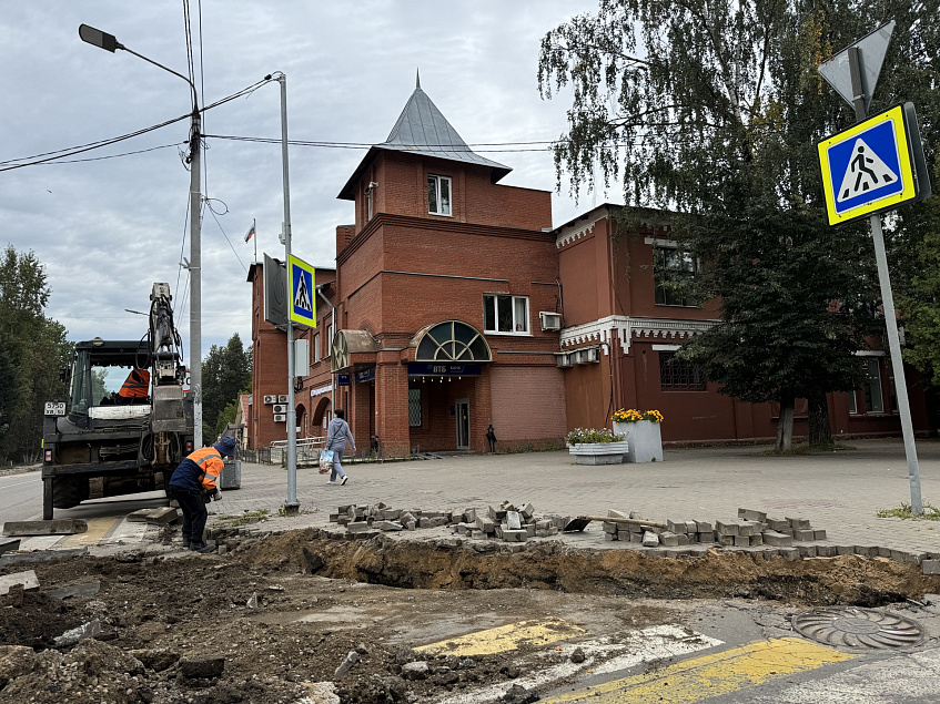 При замене бордюров в Дедовске  пострадали тротуары