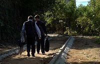 «Рьяно начали — и три недели тишины». Обустройство народной тропы вдоль обрыва забуксовало
