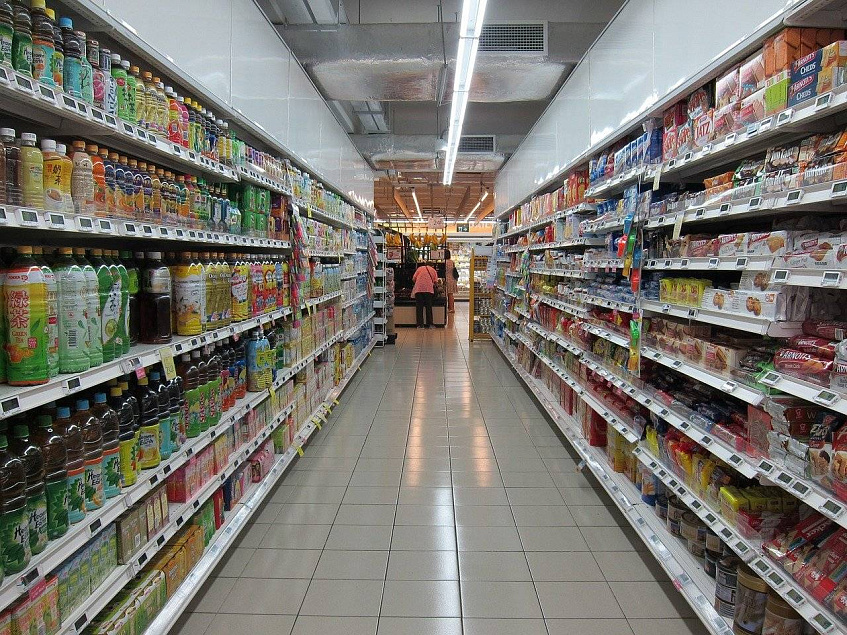 Эксперт: правительство выбрало самый неэффективный способ борьбы с ростом цен на продукты