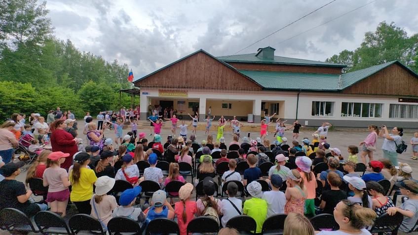 Рождественский Дом культуры приглашает на «Творческий взлёт»