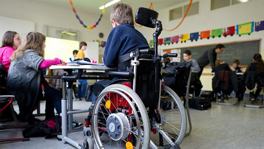 Детям-инвалидам, обучающимся в школе, положены выплаты