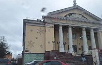 Дом культуры разрушается, пока администрация занимается благоустройством парковок