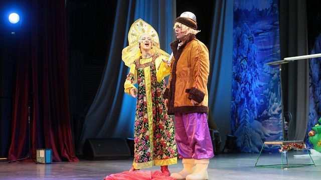 Театрально-цирковое шоу «Как Иван Деда Мороза спасал» в Дедовском ДК