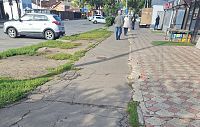 Почему благоустройство обошло стороной тротуар на улице 15 лет Комсомола?