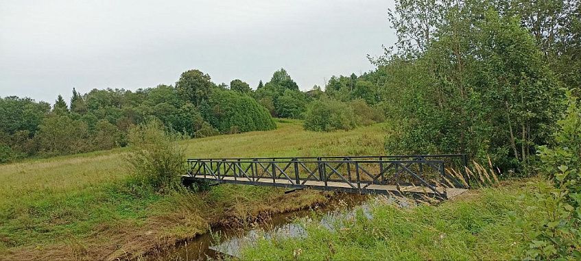 В Скрябино после проливных дождей восстанавливают пешеходный мост