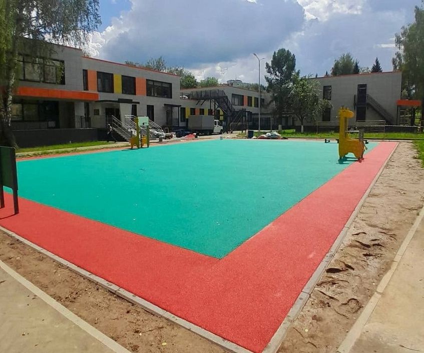 Затянувшееся благоустройство территории детсада в Глебовском близится к завершению