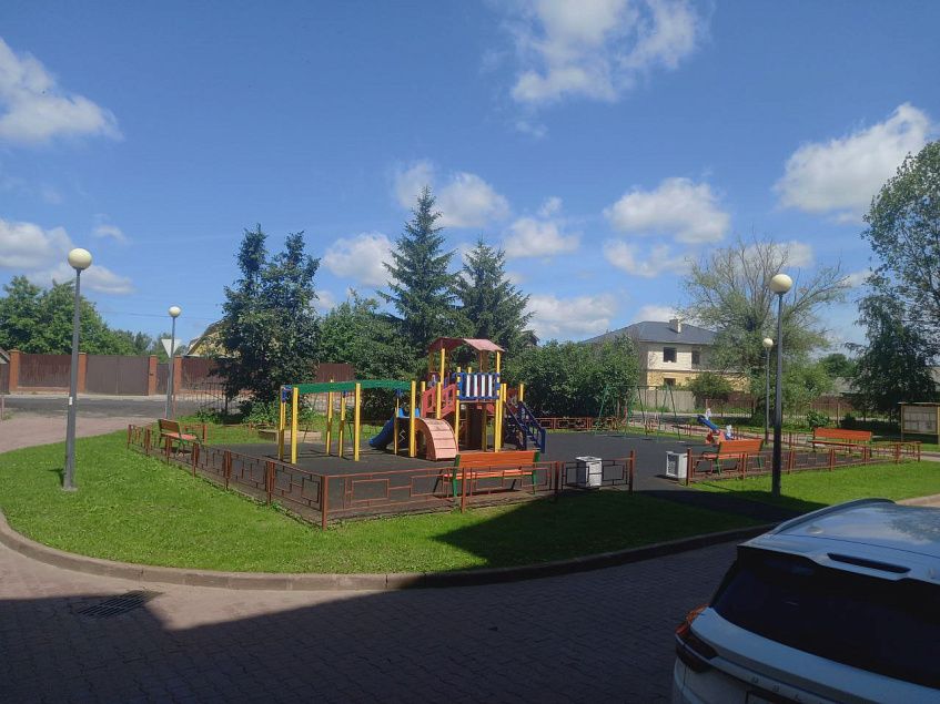 Дорожники лишили жителей многоквартирного дома привычного выезда со двора