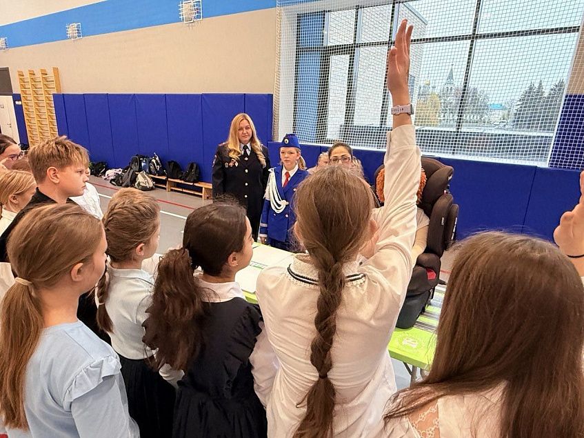 Школьники Истры продолжают осваивать ПДД в «Лаборатории безопасности»