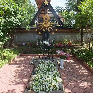 30 лет назад у храма в Дарне перезахоронили мощи блаженной Александры