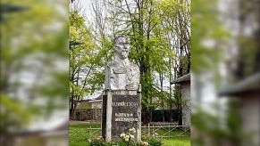 В Алёхново просят восстановить памятник со столетней историей