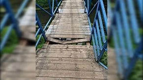 Опасный пролёт: пешеходный мост у Ново‑Иерусалимского монастыря снова повреждён