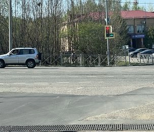 После многочисленных жалоб в Истре отремонтировали заезд к гипермаркету