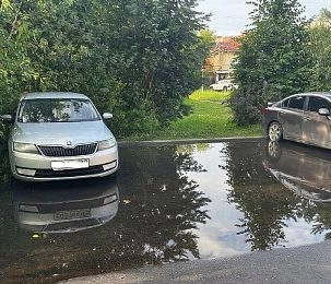 Лужи вместо парковок: ошибки городских благоустроителей