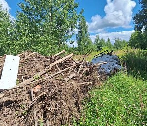 Мусоровозы задержали при попытке сбросить отходы в Юрьево и Северном