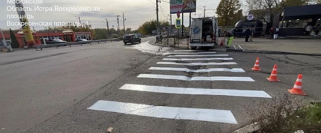 Пешеходный переход на Воскресенской площади: бессмысленный и беспощадный
