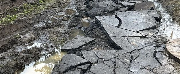 В Глебовском списали разбитый тротуар на ремонтные работы