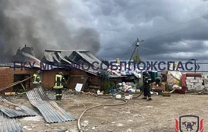 В Синево произошёл сильный пожар на складе