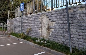 От парковки у школы до тротуара на Шнырёва: где быстрее рассыпается благоустройство?